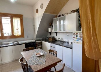 Cucina - Casa indipendente via Giuseppe Verdi, Neviano - foto 15