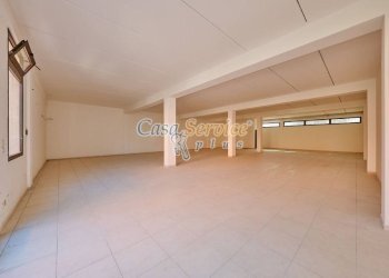 Interno non residenziale - Negozio via Duca delle Puglie, Matino - foto 9