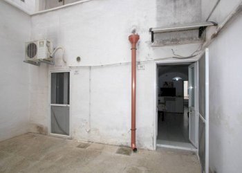 Cortile interno - Casa indipendente via Impero, Parabita - foto 14