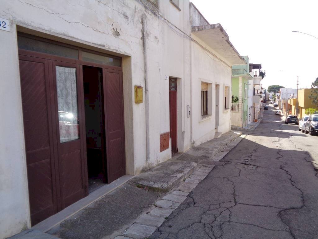 Facciata - Casa indipendente via Savoia, Matino - foto 1