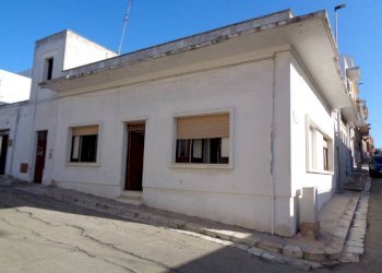 Facciata - Casa indipendente via Savoia, Matino - foto 4