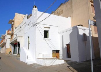 Facciata - Casa indipendente via Immacolata, Matino - foto 11