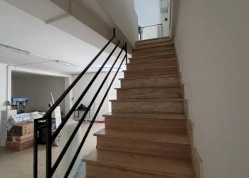 Interno palazzo - Negozio via San Lazzaro, Gallipoli - foto 24