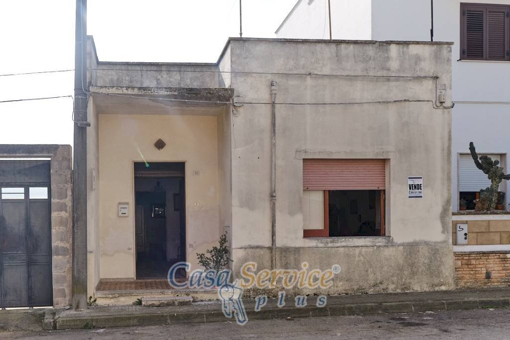 Facciata - Independent house via Martiri del Risorgimento, Taviano - photo 1