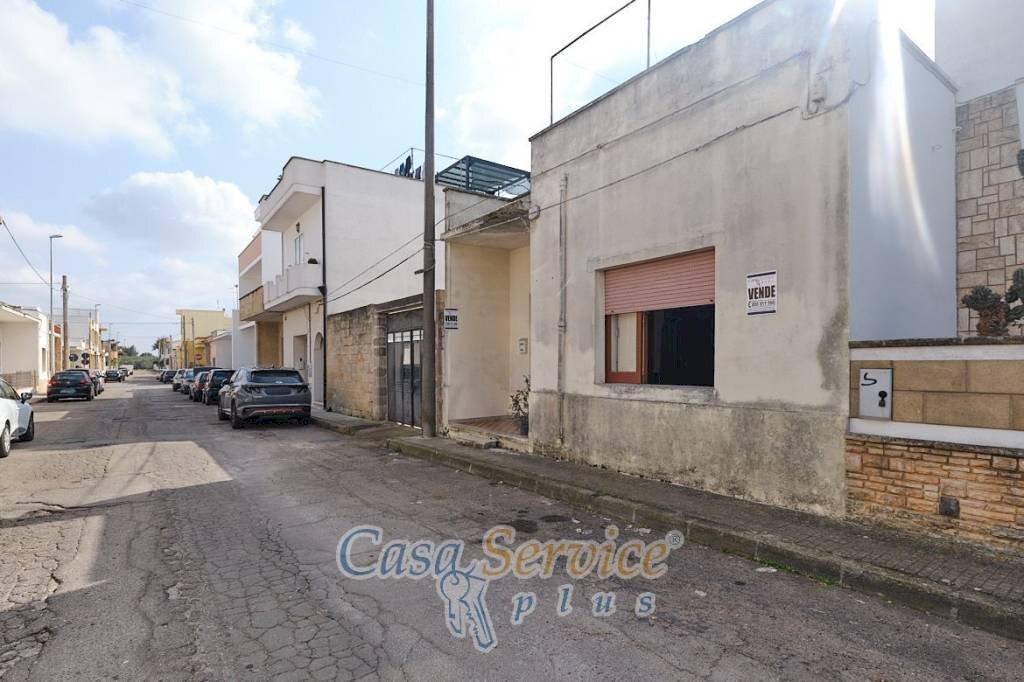 Zona - Independent house via Martiri del Risorgimento, Taviano - photo 2