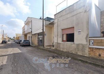 Zona - Independent house via Martiri del Risorgimento, Taviano - photo 2