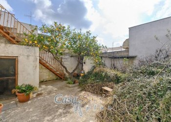 Giardino - Casa indipendente via Martiri del Risorgimento, Taviano - foto 5