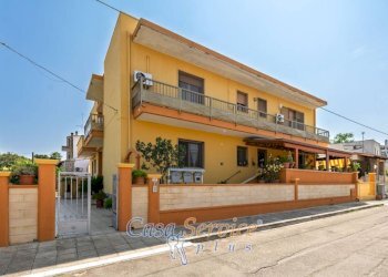 Facciata - Casa indipendente via Barberini, Ugento - foto 1