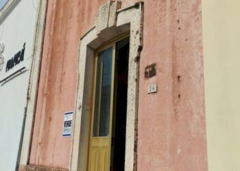 Facciata - Casa indipendente via Giuseppe Mazzini, Racale - foto 11