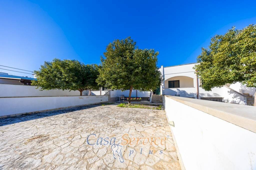 Posto macchina - Independent house via Ischia, Taviano - photo 1