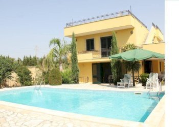 Piscina - Villa strada Comunale da Coline a Matino, Matino - foto 1