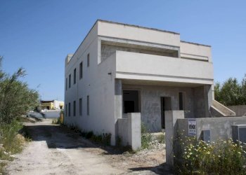 Facciata - Villa via Stromboli, Taviano - foto 15