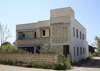 Facciata - Villa via Stromboli, Taviano - foto 17