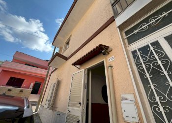 Facciata - Casa indipendente via Giuseppe Garibaldi, Matino - foto 24