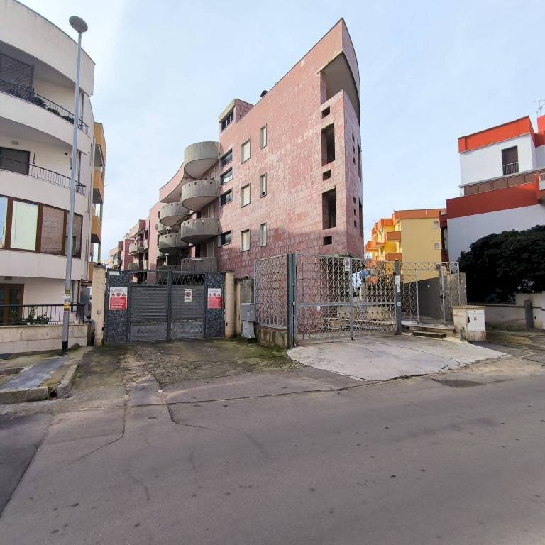 Zona - Box via Girolamo Savonarola, Gallipoli - photo 1