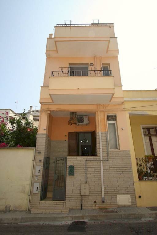 Facciata - Casa indipendente via Zara, Matino - foto 3