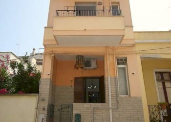 Facciata - Casa indipendente via Zara, Matino - foto 3