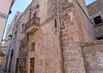 Facciata - Casa indipendente via Camillo Benso di Cavour, Supersano - foto 2