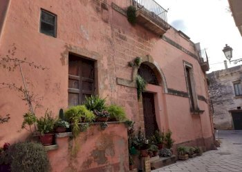 Facciata - Stabile - Palazzo via Monsignor d'Urso, Ruffano - foto 2