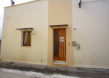 Facciata - Casa indipendente via Francesco De Pinedo, Casarano - foto 1