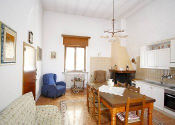 Sala da pranzo - Casa indipendente via Francesco De Pinedo, Casarano - foto 5