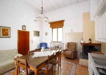 Cucina - Casa indipendente via Francesco De Pinedo, Casarano - foto 11