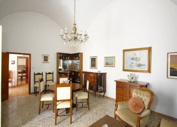Salone - Casa indipendente via Francesco De Pinedo, Casarano - foto 19