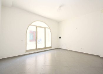 Stanza non arredata - Negozio via Impero, Parabita - foto 2