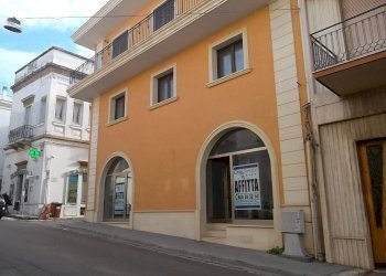 Negozio via Impero, Parabita - foto 3