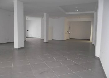 Negozio via Impero, Parabita - foto 7