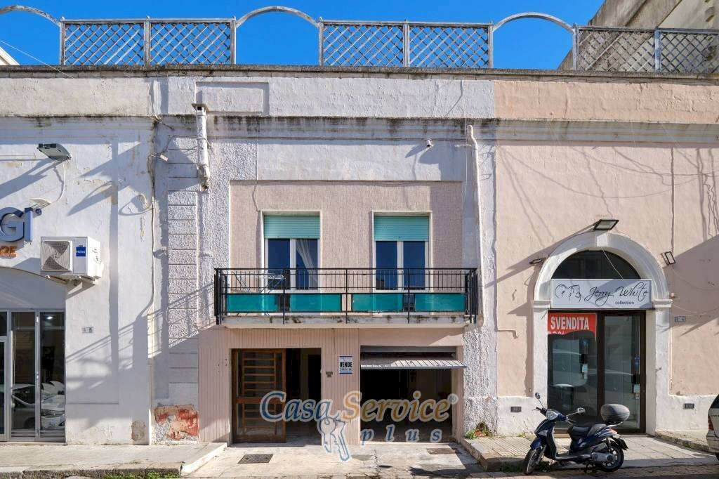Facciata - Casa indipendente via Gian Giacomo Lazzari, Gallipoli - foto 2