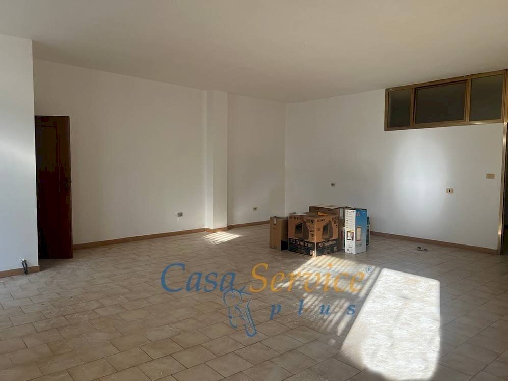locale - Shop via Messina, Matino - photo 2