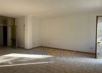 locale - Shop via Messina, Matino - photo 4