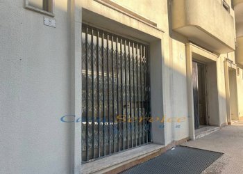vetrine - Shop via Messina, Matino - photo 12