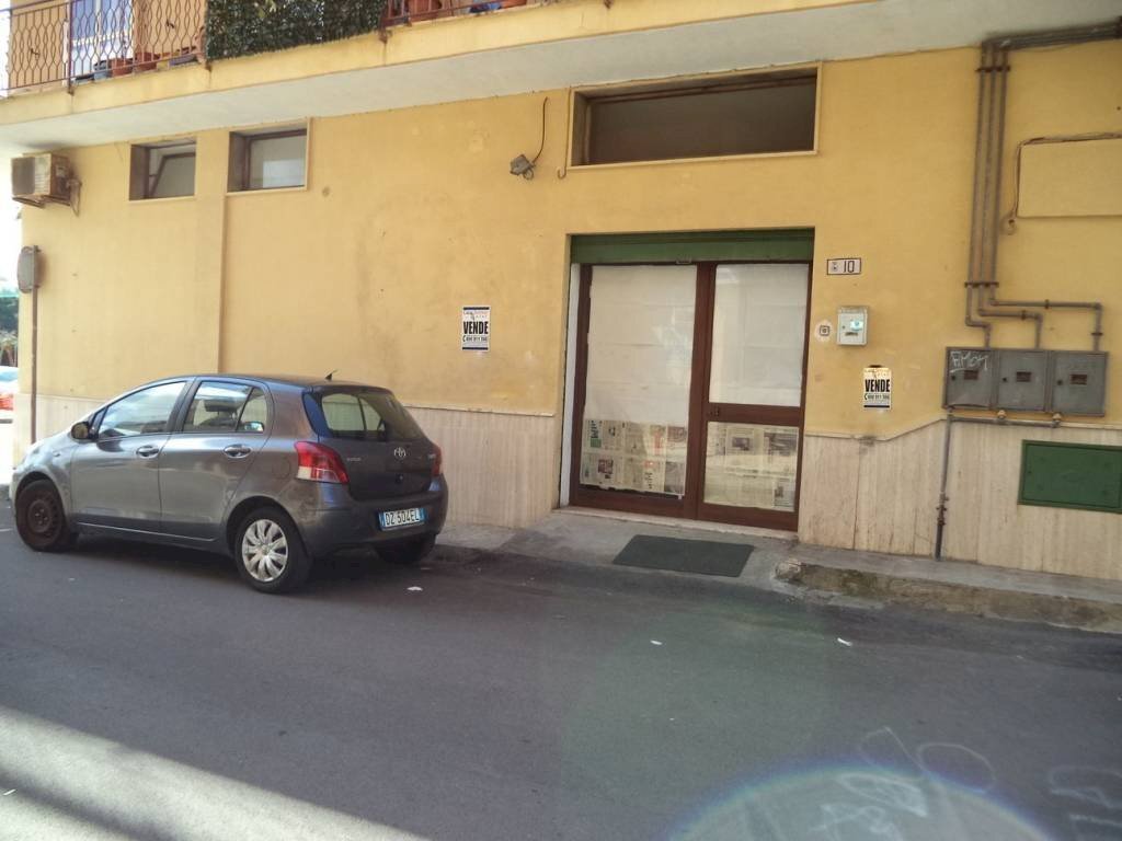 Facciata - Attività Commerciale via Siena, Gallipoli - foto 1