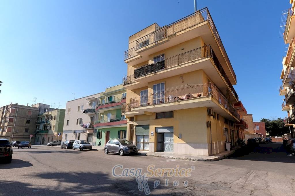 Zona - Attività Commerciale via Firenze, Gallipoli - foto 1
