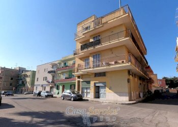 Zona - Attività Commerciale via Firenze, Gallipoli - foto 1