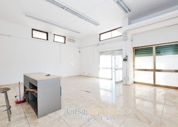 Interno non residenziale - Attività Commerciale via Firenze, Gallipoli - foto 8