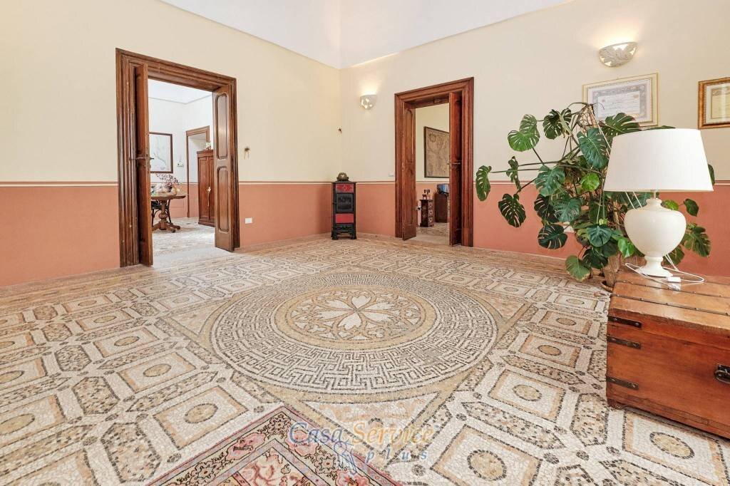 Cortile interno - Casa indipendente via Caracciolo, frazione Torrepaduli, Ruffano - foto 2