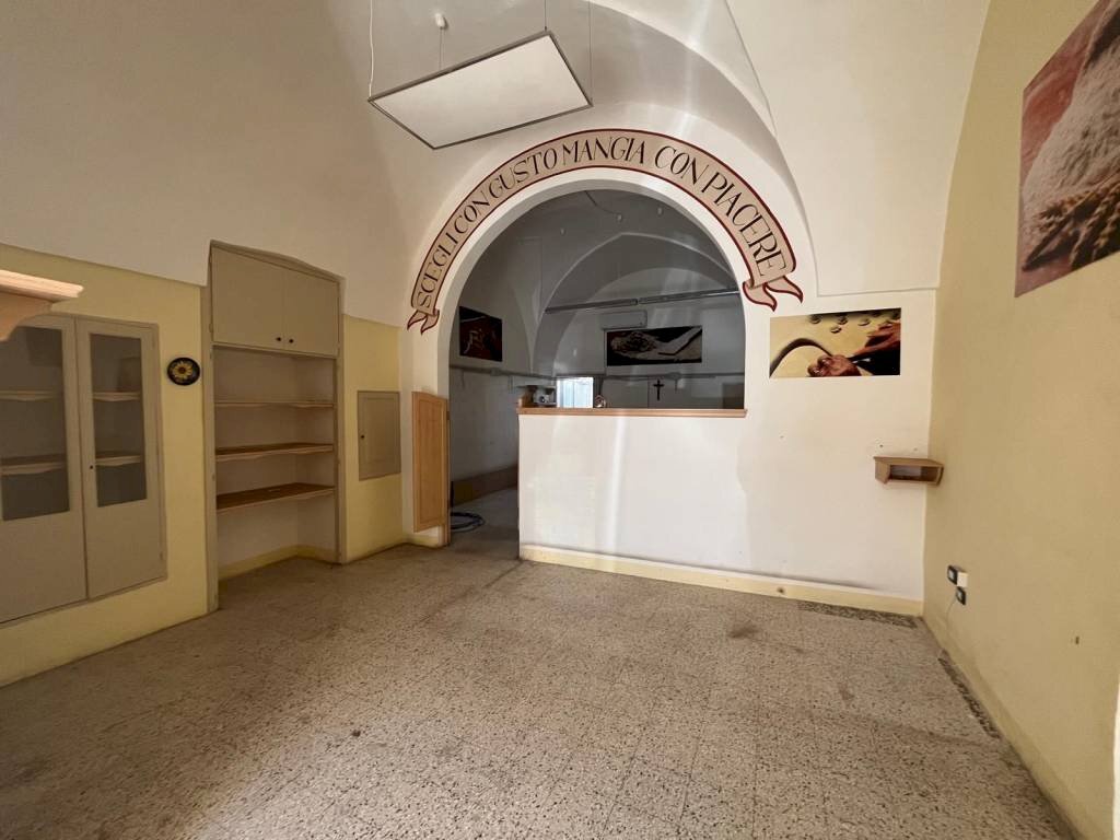 Interno non residenziale - Shop via Vittorio Emanuele III, Parabita - photo 1