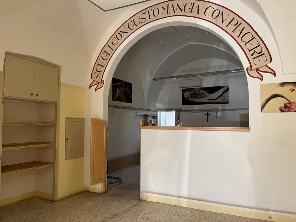 Interno non residenziale - Shop via Vittorio Emanuele III, Parabita - photo 2