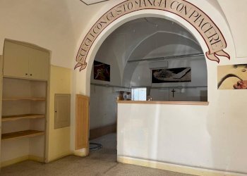 Interno non residenziale - Shop via Vittorio Emanuele III, Parabita - photo 2