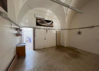 Interno non residenziale - Shop via Vittorio Emanuele III, Parabita - photo 7