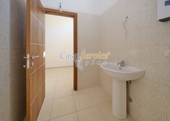 Bagno - Negozio via Duca delle Puglie, Matino - foto 18