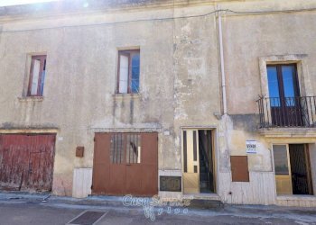 Facciata - Casa indipendente via Domenico Cirillo, Ruffano - foto 15