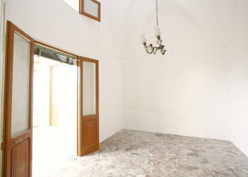 Stanza non arredata - Casa indipendente via Camillo Benso di Cavour, Parabita - foto 9