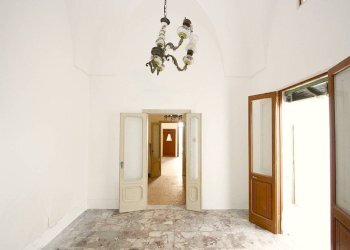 Stanza non arredata - Casa indipendente via Camillo Benso di Cavour, Parabita - foto 11