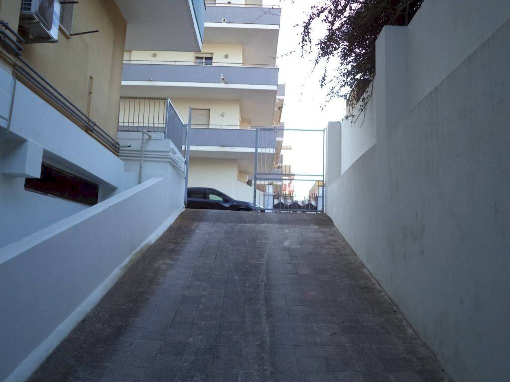 Zona - Box via Antonio Rosmini, Gallipoli - photo 2