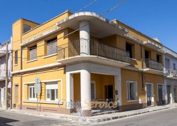 Facciata - Appartamento via Lecce, Parabita - foto 1