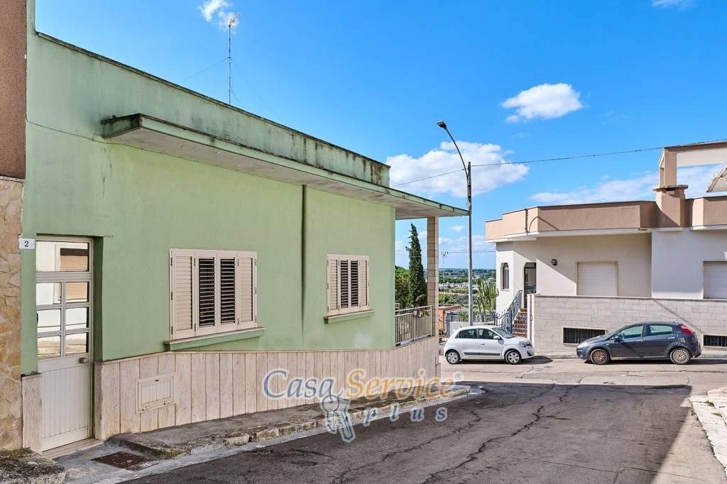 Facciata - Casa indipendente via Savoia, Matino - foto 3